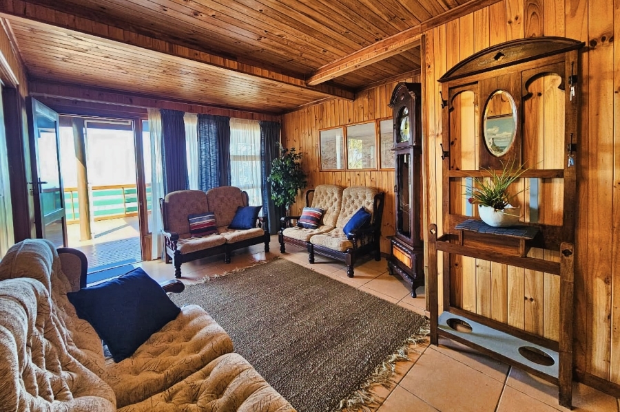 4 Bedroom Property for Sale in Herolds Bay Western Cape